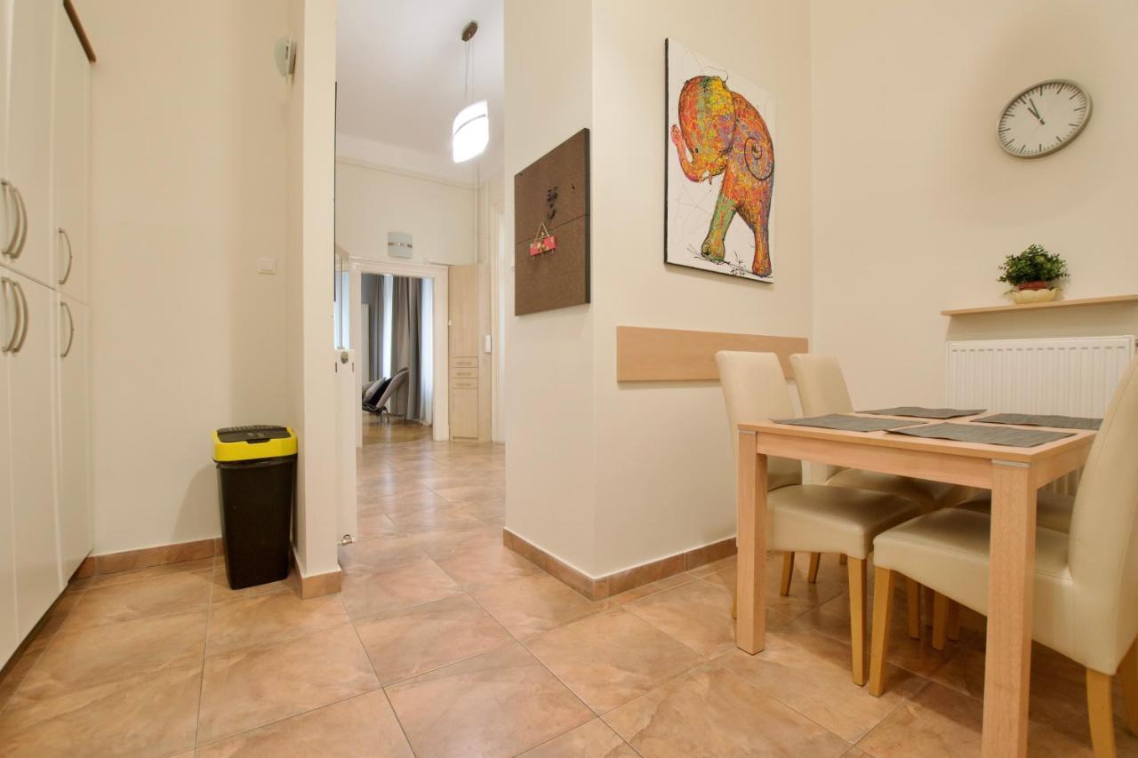 Standard Apartment By Hi5 - St. King Street 16., Budapest